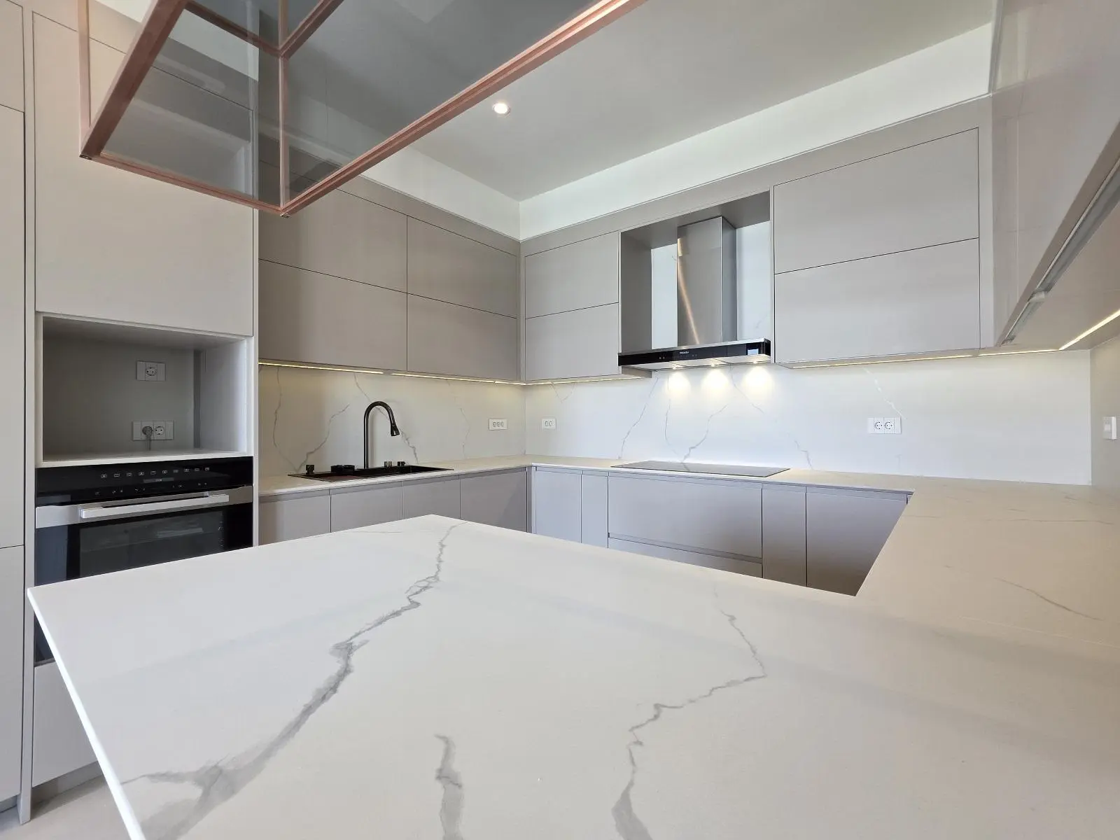 Modern kitchen